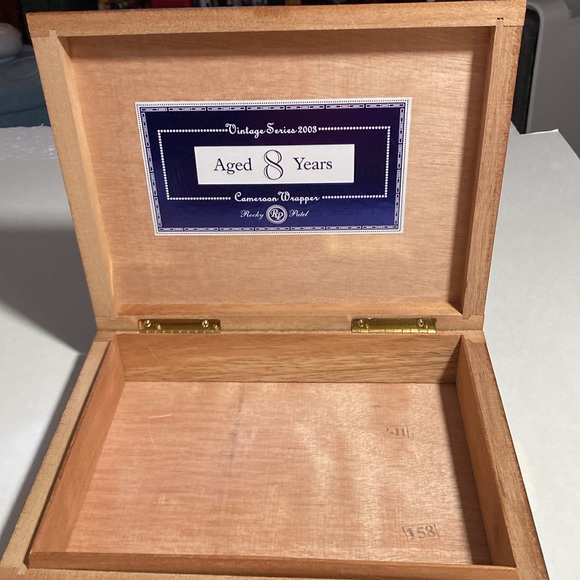 2003 VINTAGE ROCKY PATEL TORPEDO CIGAR BLACK BOX - Picture 2 of 14